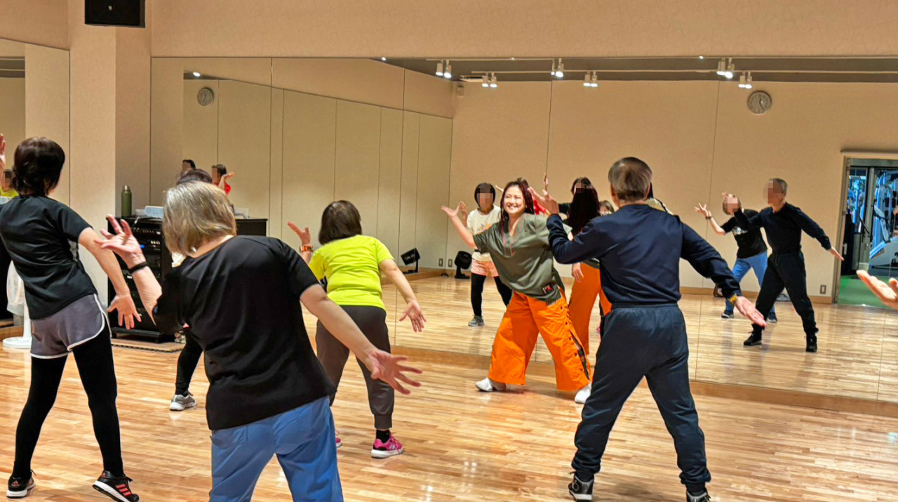 ZUMBA-MAYUMI先生web用